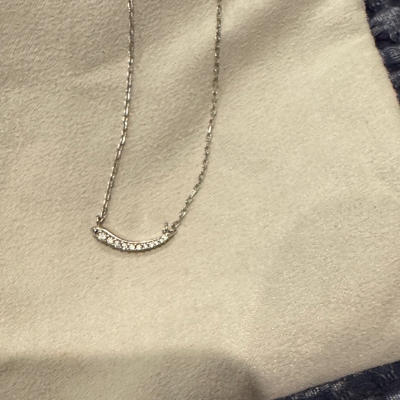 Elegant silver Kendra Scott Necklace - Picture 3 of 3